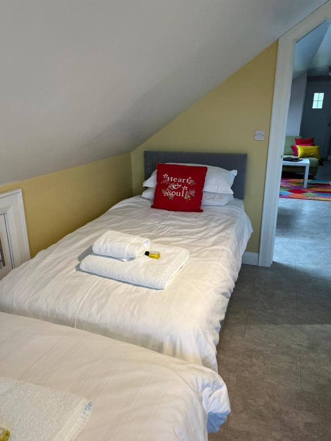Ashbrook House Apartments Данганнон Экстерьер фото